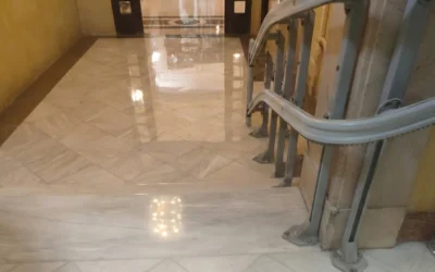 Restauración completa de un suelo de mármol histórico en Ciutat Vella, Valencia