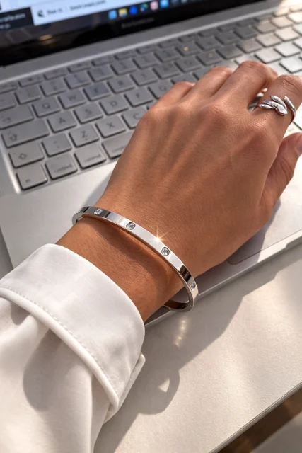 Pulsera rígida Áurea de acero inoxidable con circonitas Inaya