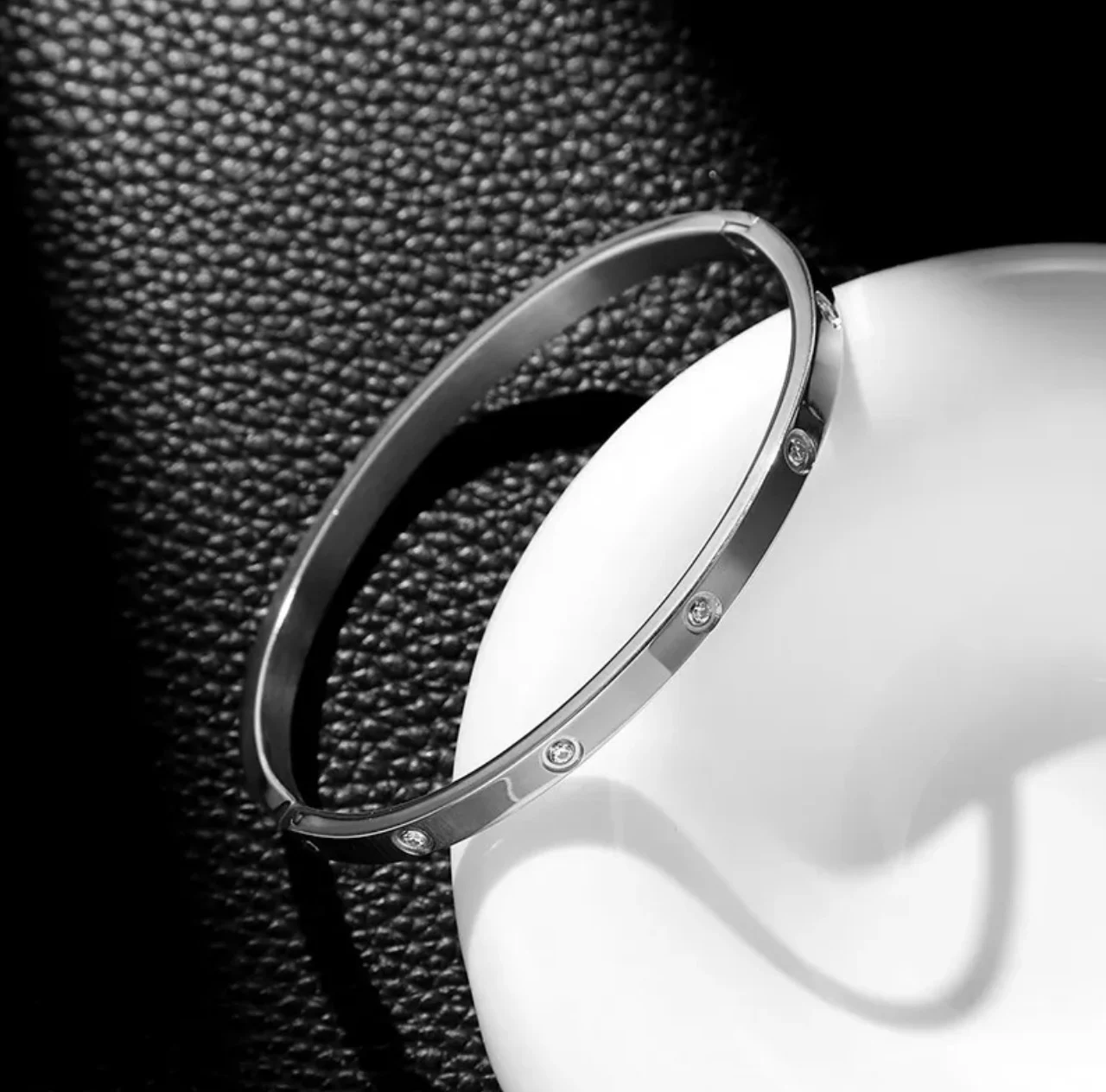 Pulsera rígida Áurea de acero inoxidable con circonitas Inaya